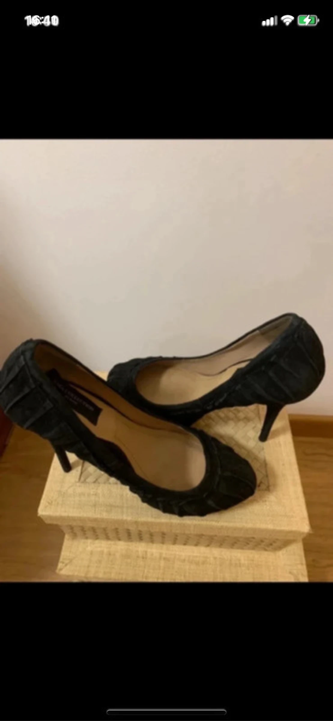 High heel shoe – photo 3
